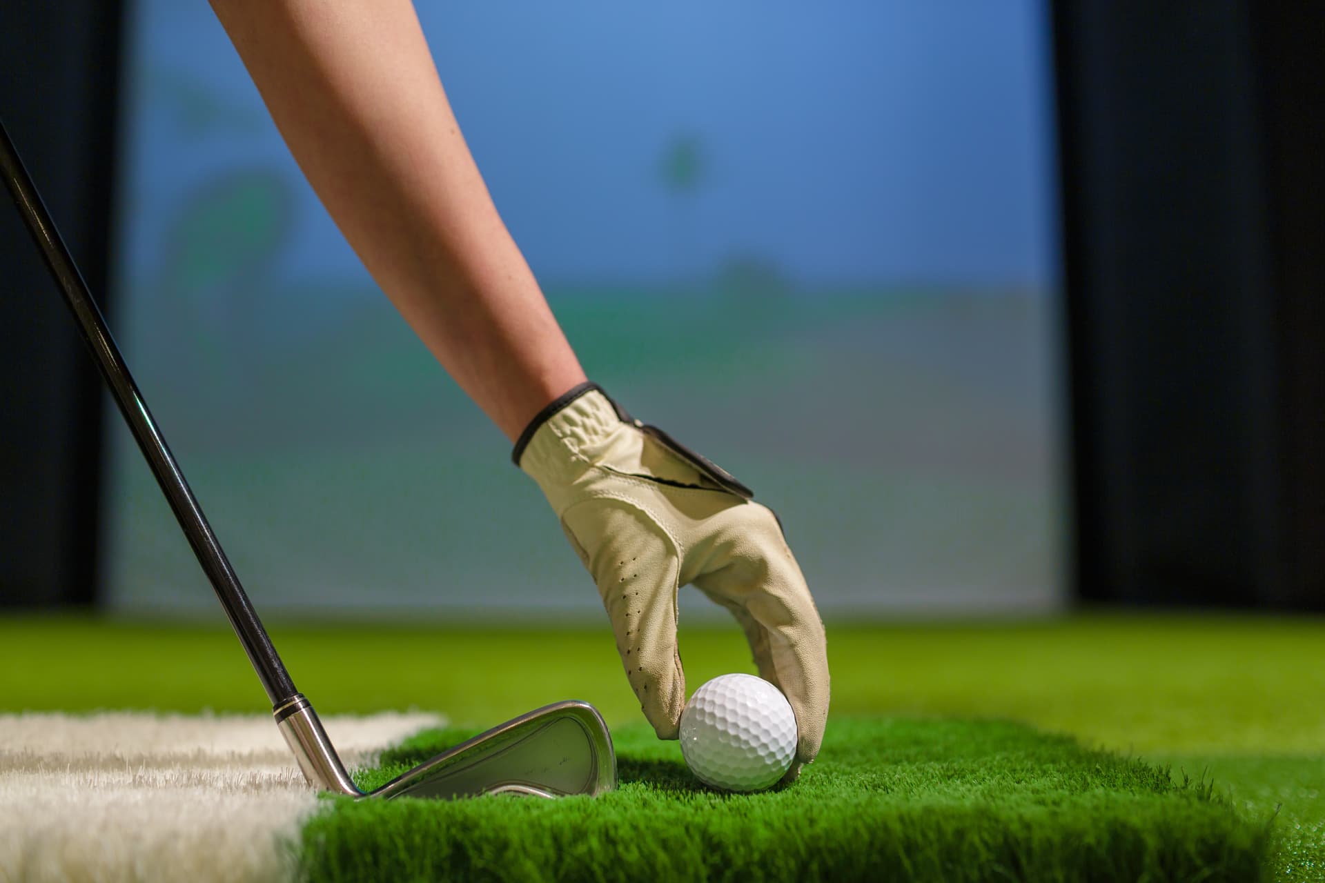 Indoor golf facility BabyDraw Golf swinging into Cypress