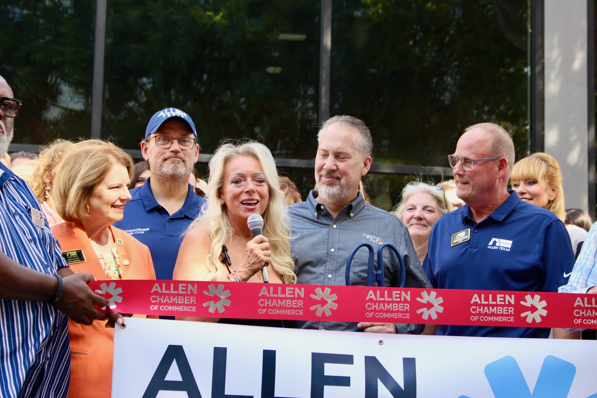 Tracie and Dan Greene at a ribbon cutting