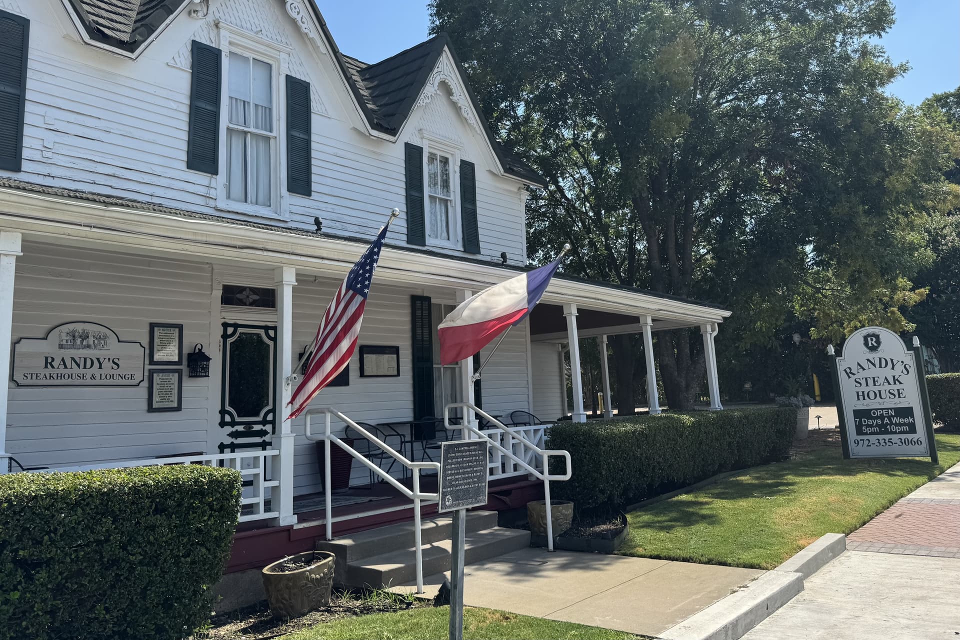 Randy's Steakhouse has been operating in Frisco since 1992 in an 1869 Victorian home. (Ashley Yarbrough/Community Impact)