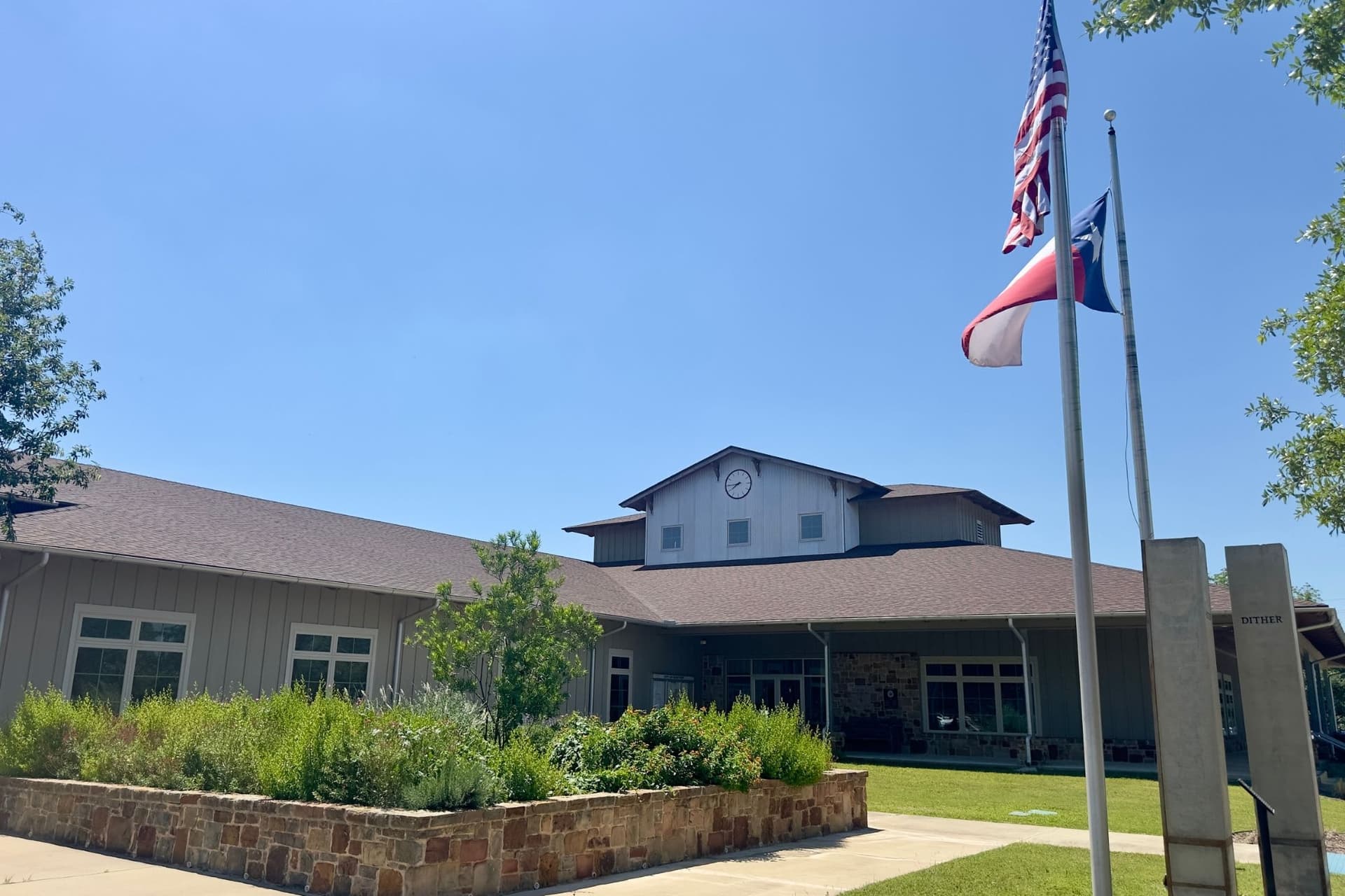 Flock cameras and data centers: See what's on Bastrop council’s Aug. 25 agenda