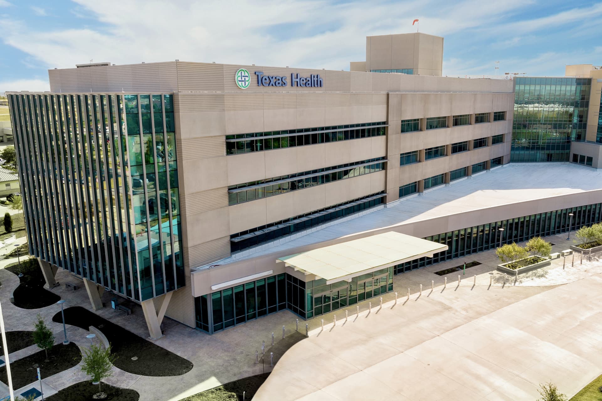 Texas Health Denton earns accreditation as top center for robotic surgery