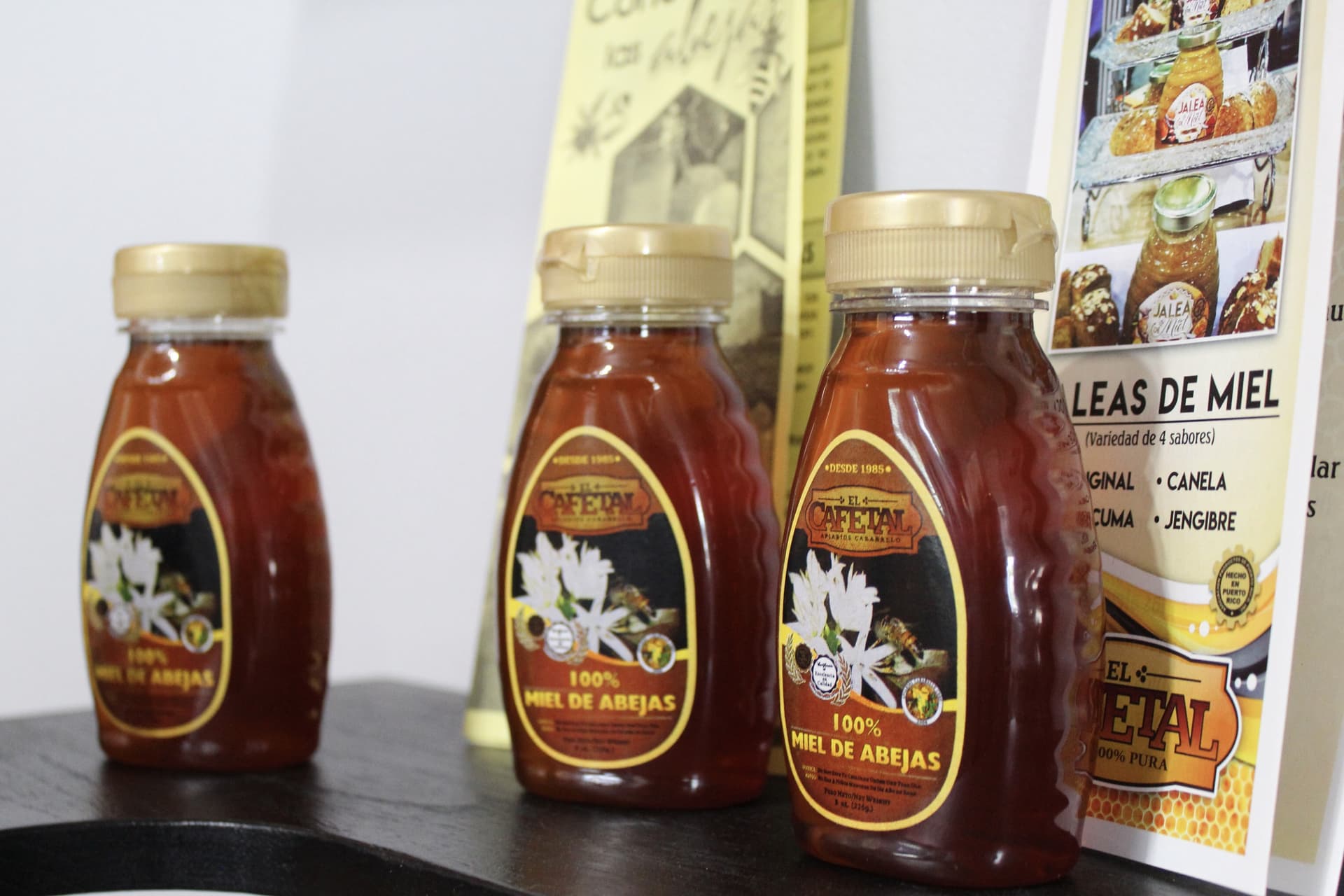 At Buren Bakery customers can find Puerto Rican honey. (Jovanna Aguilar/Community Impact)