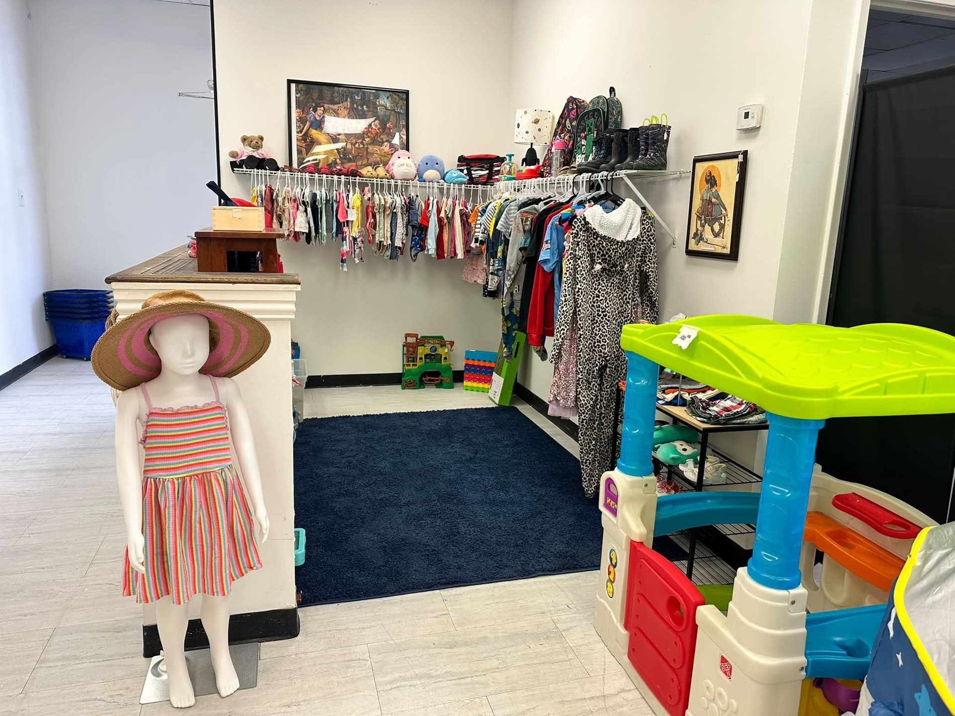 New resale shop opens in Webster