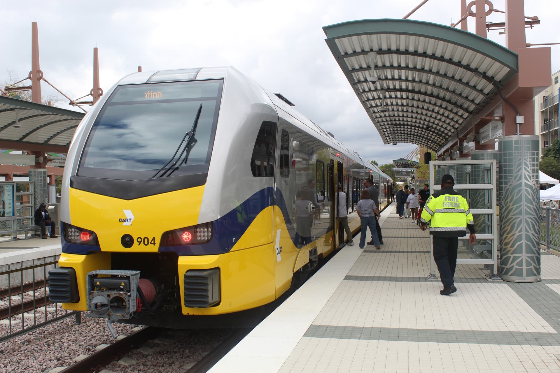 DART receives $70 million federal grant for new light rail vehicles