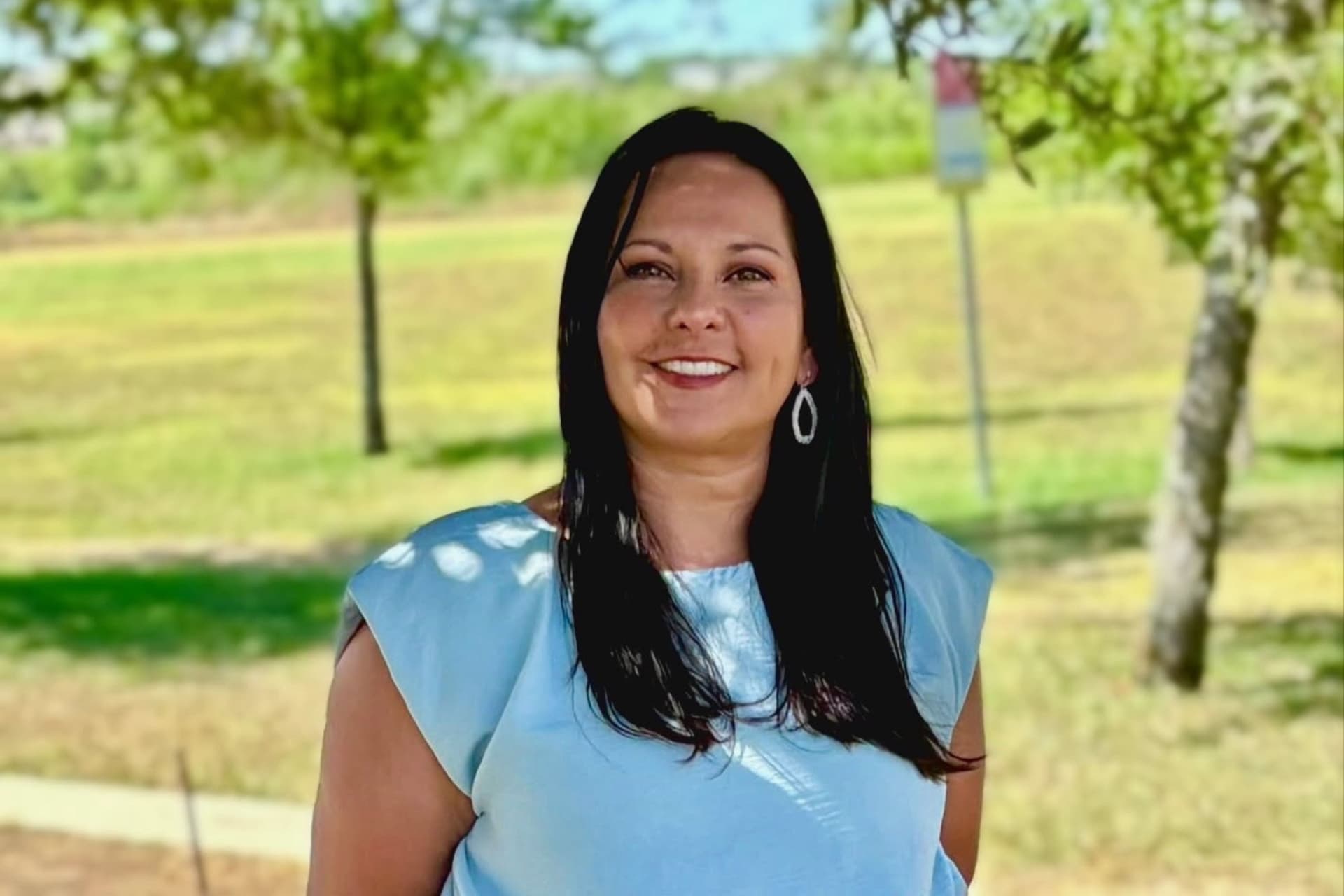 Yvonne R. Flores-Cale