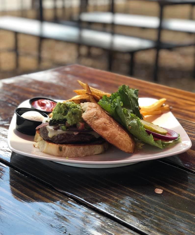 Kelly’s Craft Tavern adds dog-friendly patio to Frisco location