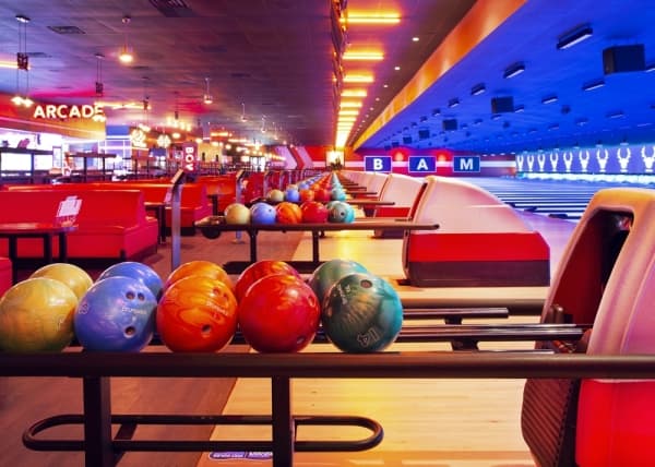 AMF Alpha Lanes changes name to Bowlero Webster, celebrates with grand reopening