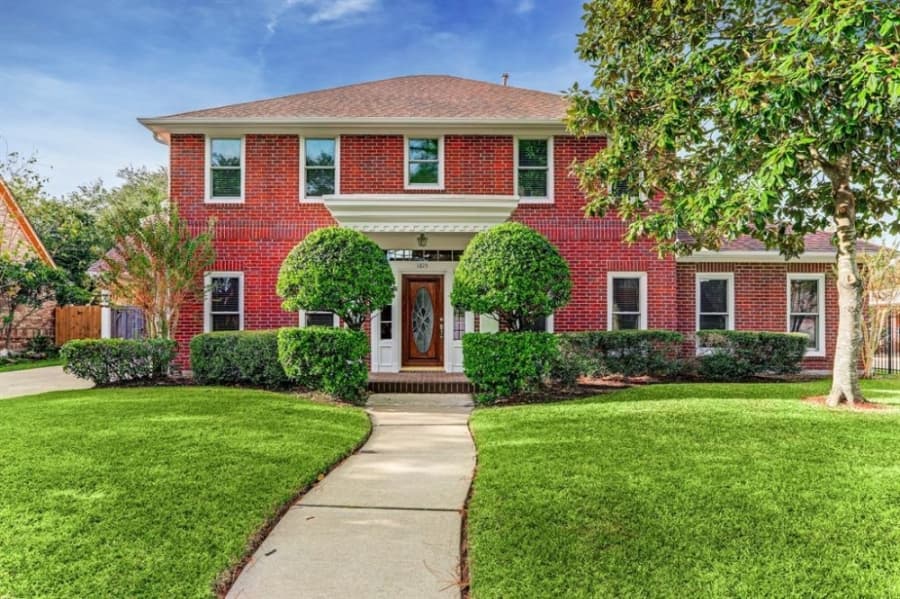Learn about Bay Oaks, April's featured neighborhood