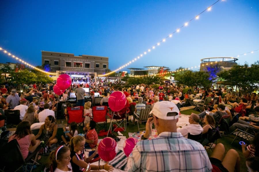 The Hill Country Galleria brings its Saturday Night Concert Series to a virtual platform