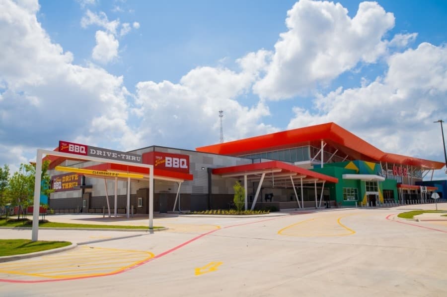 H-E-B announces permanent raises for hourly employees