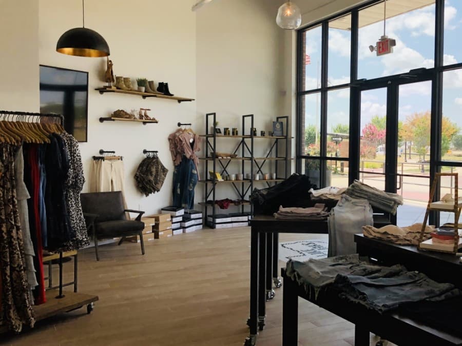 Women's boutique MadiJaks now open in Roanoke