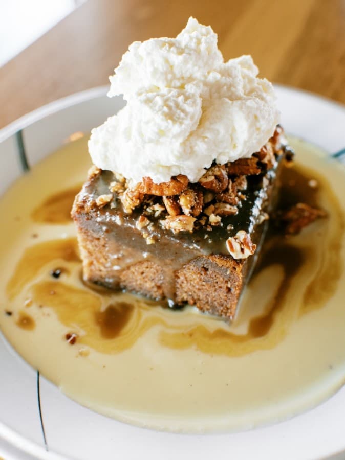 Whiskey Cake Kitchen & Bar launches in Oak Ridge North