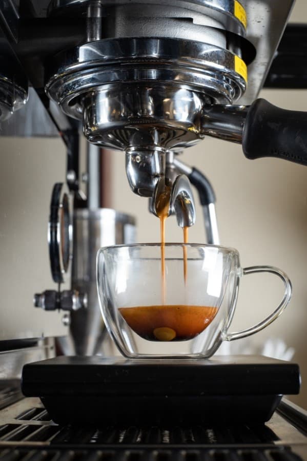 Kinnor Coffee partners with 5 Stones Artisan Brewery in New Braunfels