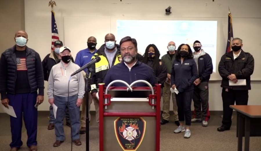 'This is a matter of life and death': Missouri City opens warming center as 51% of residents are without power