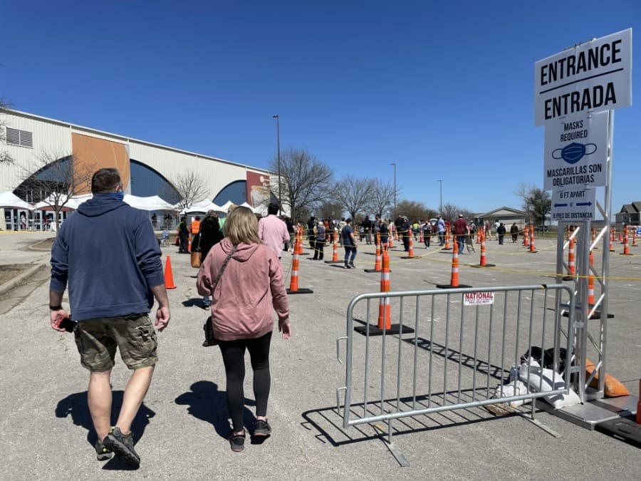 Texas offers COVID-19 vaccinations to school, child care workers