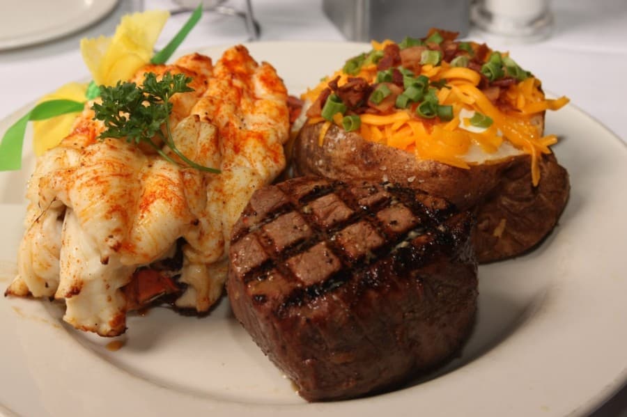 Steve Fields to bring steak, seafood lounge back to Plano