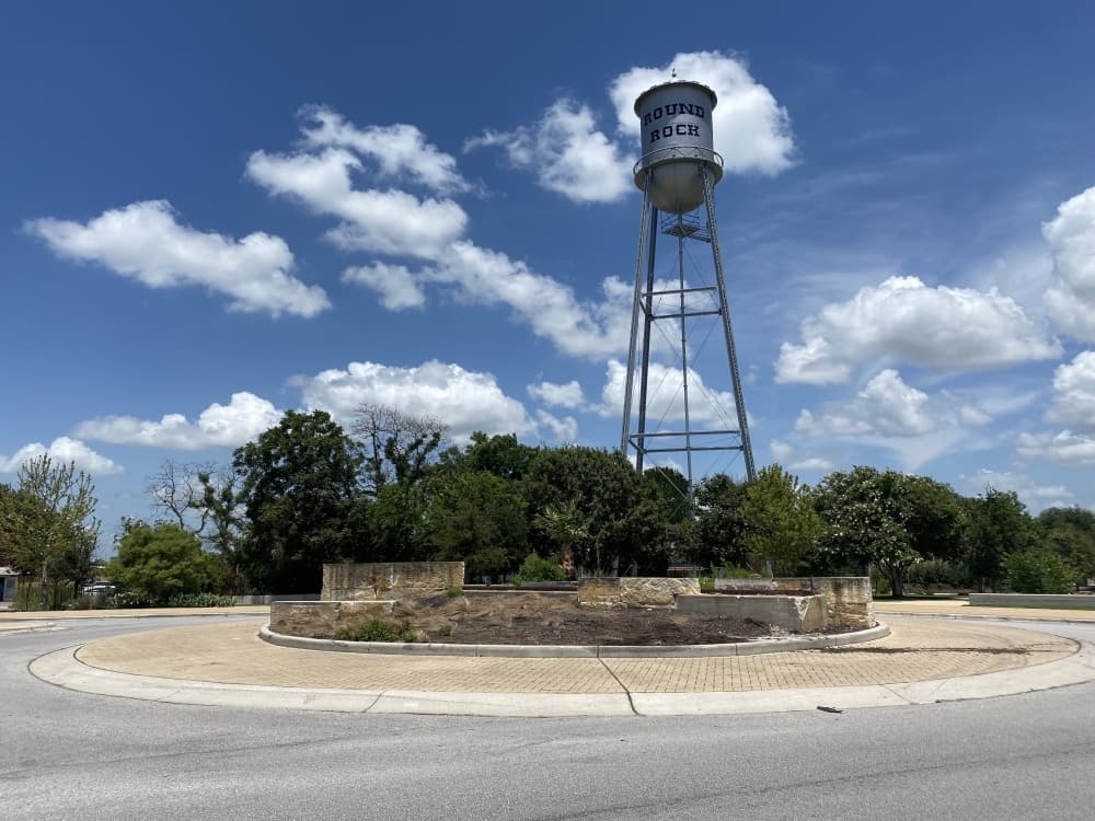 Downtown Round Rock sign repairs causing intermittent street closures