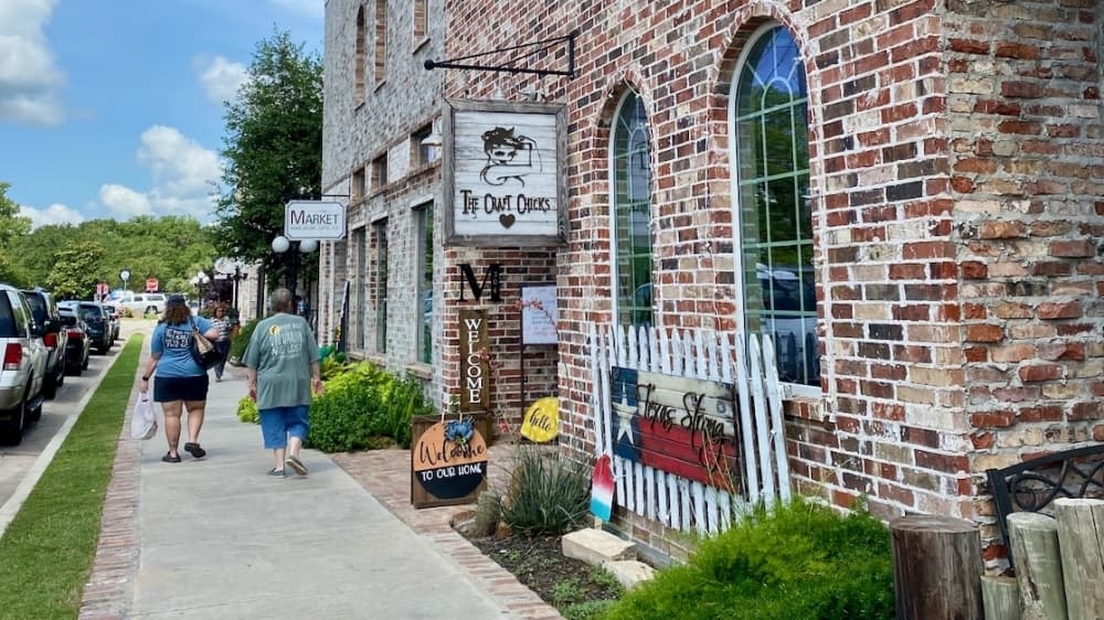 Wiener dog and crawfish races, Galentines painting: 6 events in Tomball, Magnolia on Feb. 11-14
