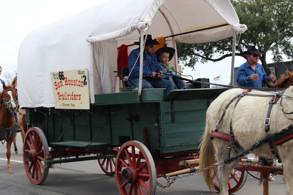 Sam Houston Trail Riders stop in Tomball on way to Houston Livestock Show and Rodeo