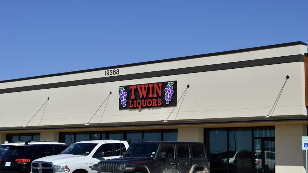 Twin Liquors opens second Leander store