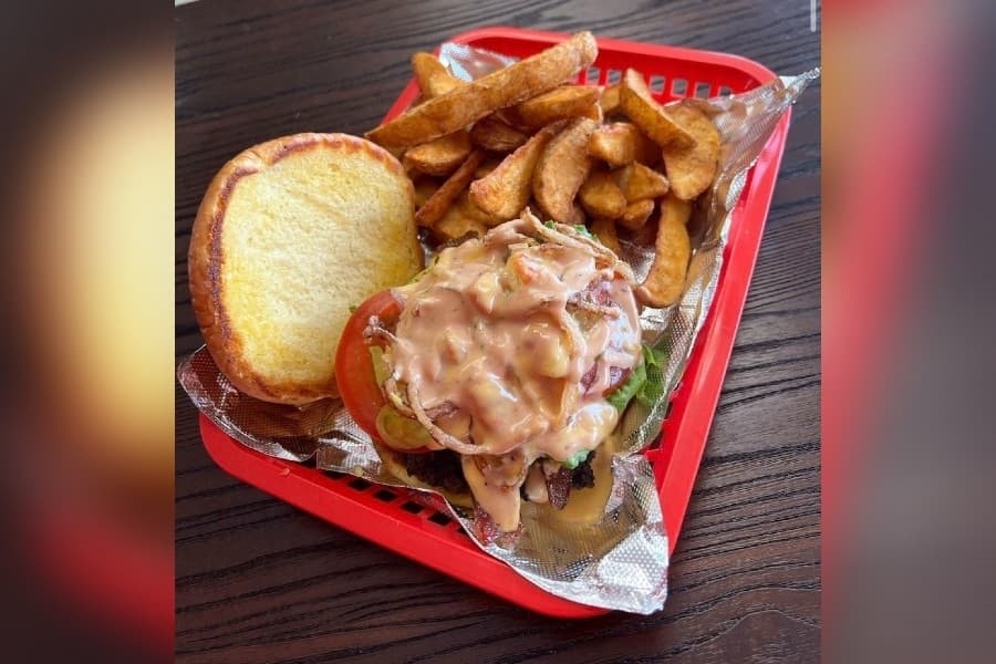PJ's Eatery now open on FM 1960