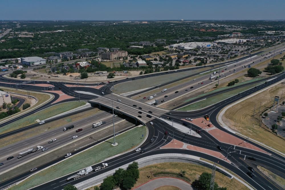 Diverging diamond opens on I-35 at Parmer Lane