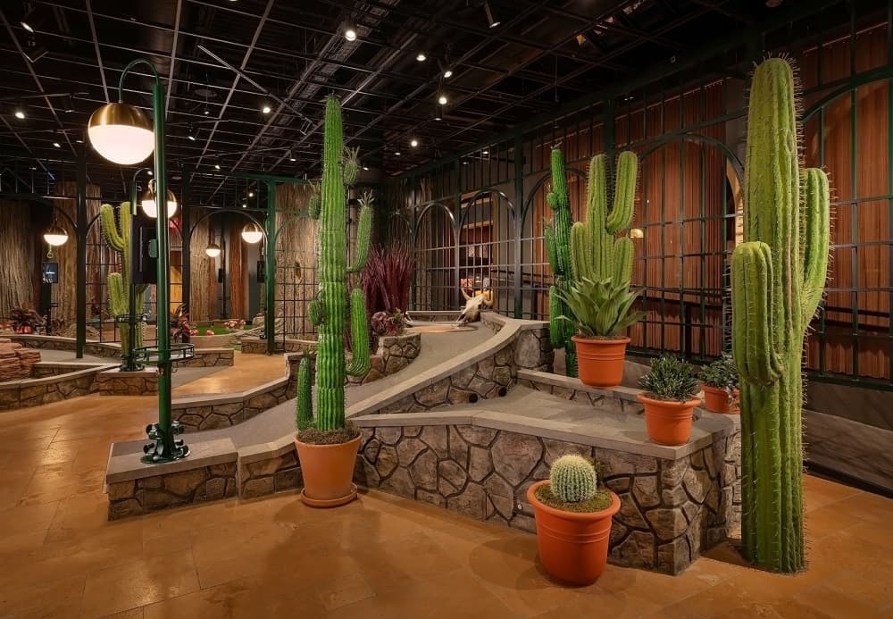 Officials announce Sept. 16 opening of new mini-golf entertainment complex on Washington Avenue