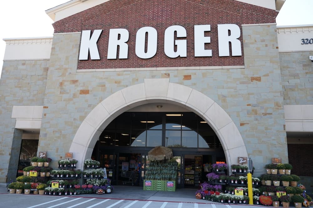 Kroger celebrates reopening after renovations