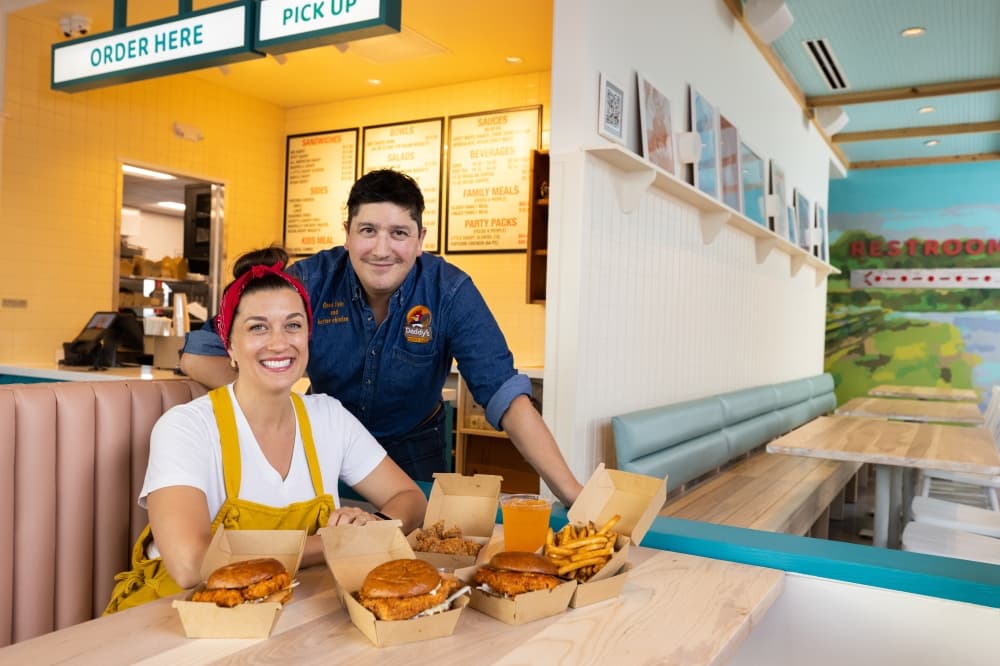 Daddy's Chicken Shack now open on W. 11th St. in the Heights
