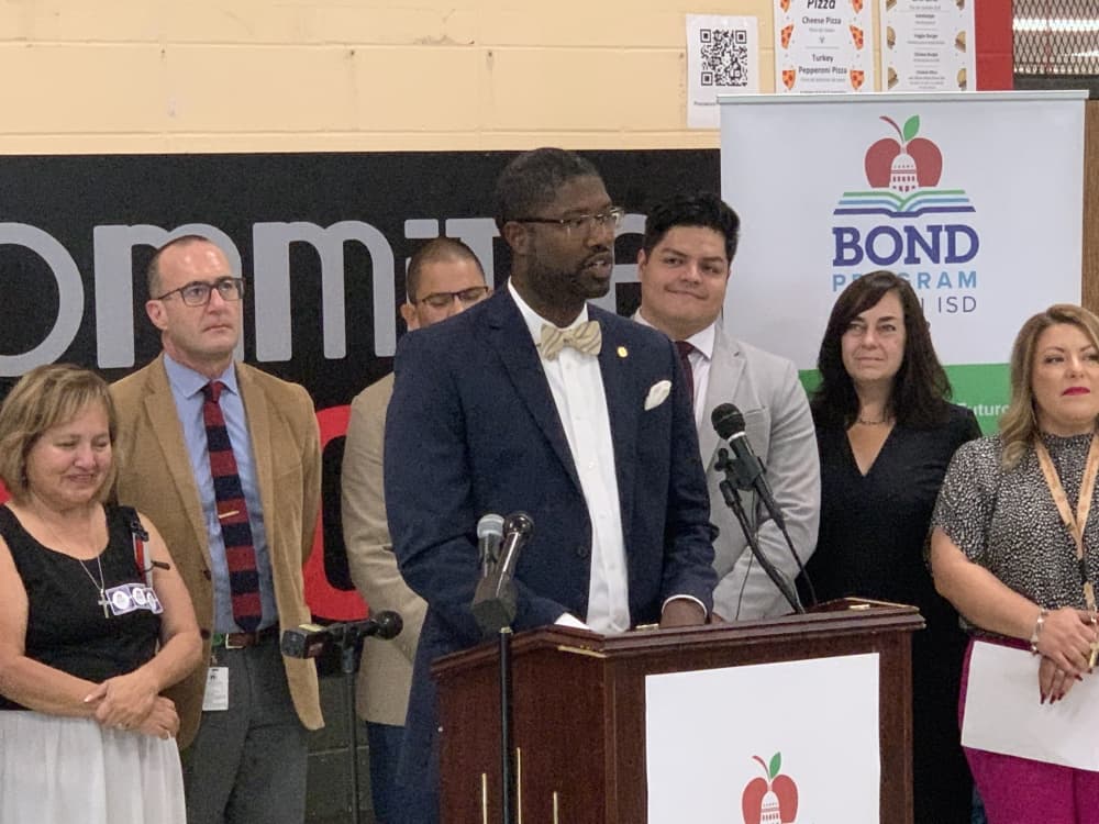 AISD interim Superintendent Anthony Mays leaving district for Houston-area job