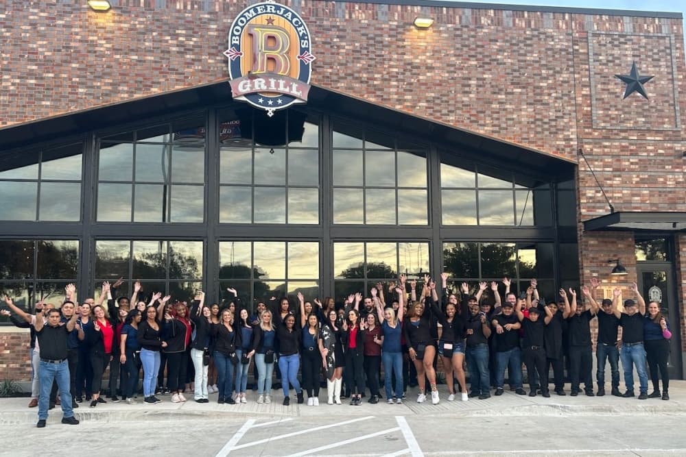 BoomerJack’s Grill & Bar offers dog-friendly patio, sports at Lewisville location