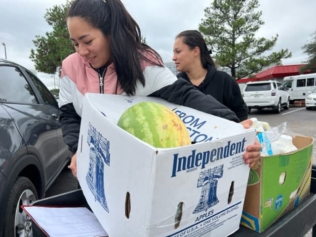 Abundant Harvest Kitchen gives out free meals to 200 families in Spring