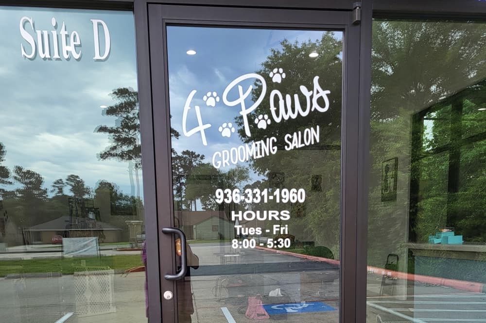 4 Pawz grooming Salon is now open in Montgomery