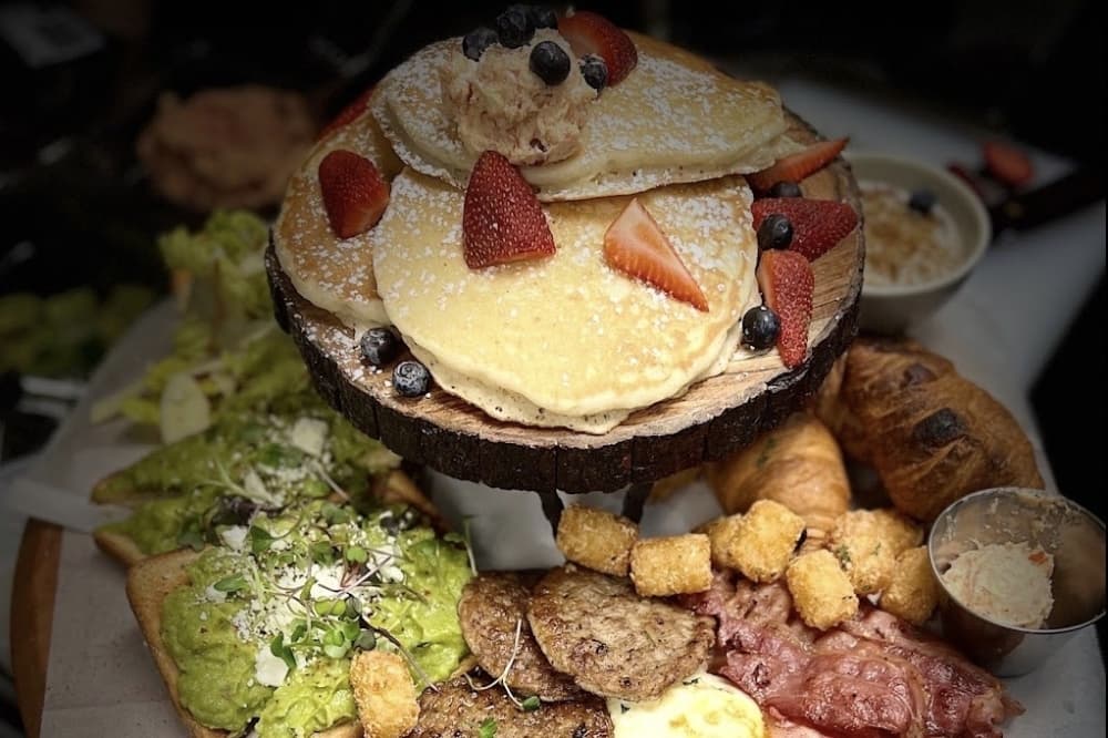 Pearland diners can rise to new restaurant The Rooster