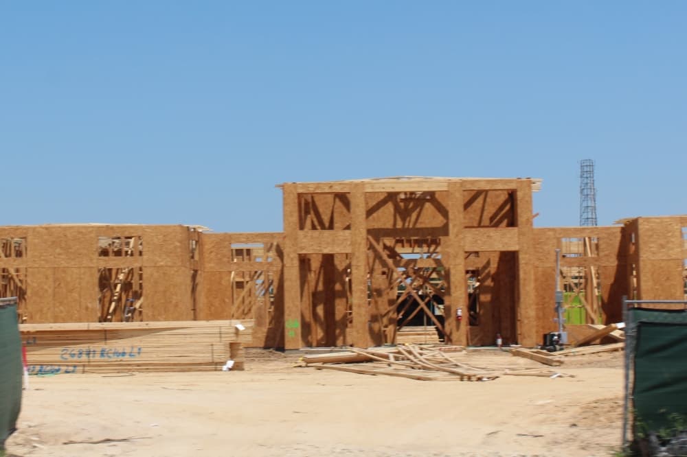 3-story apartment complex under construction on North Eldridge Parkway