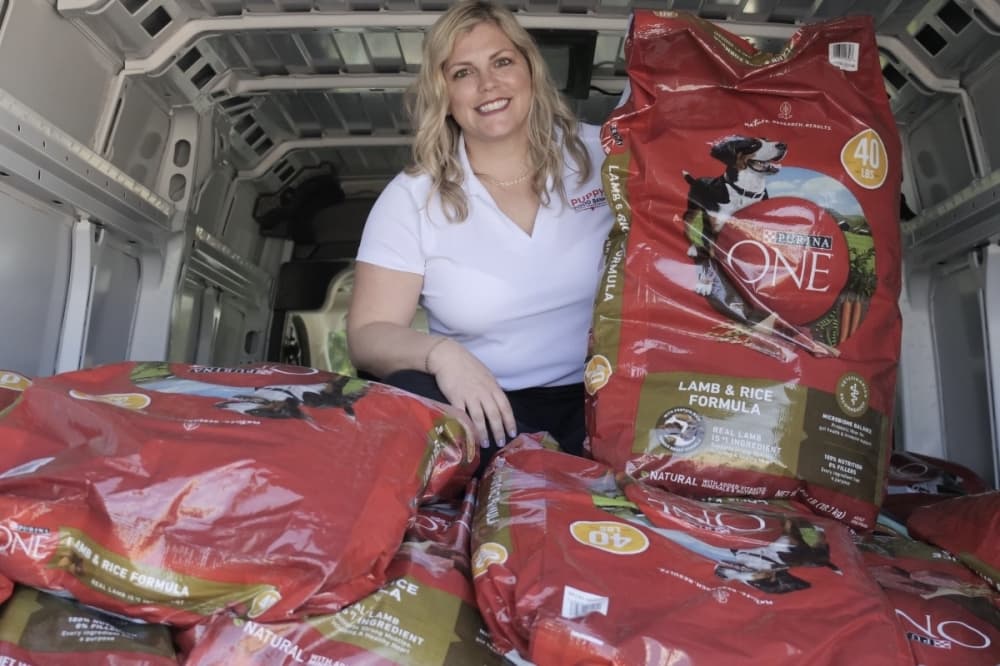 San Antonio’s Puppy Food Bank provides food to animal welfare groups