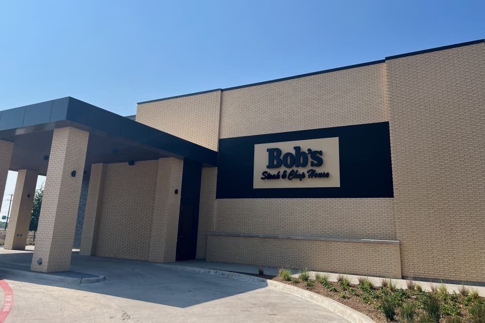 Bob’s Steak and Chop House debuts new District 121 location in south McKinney