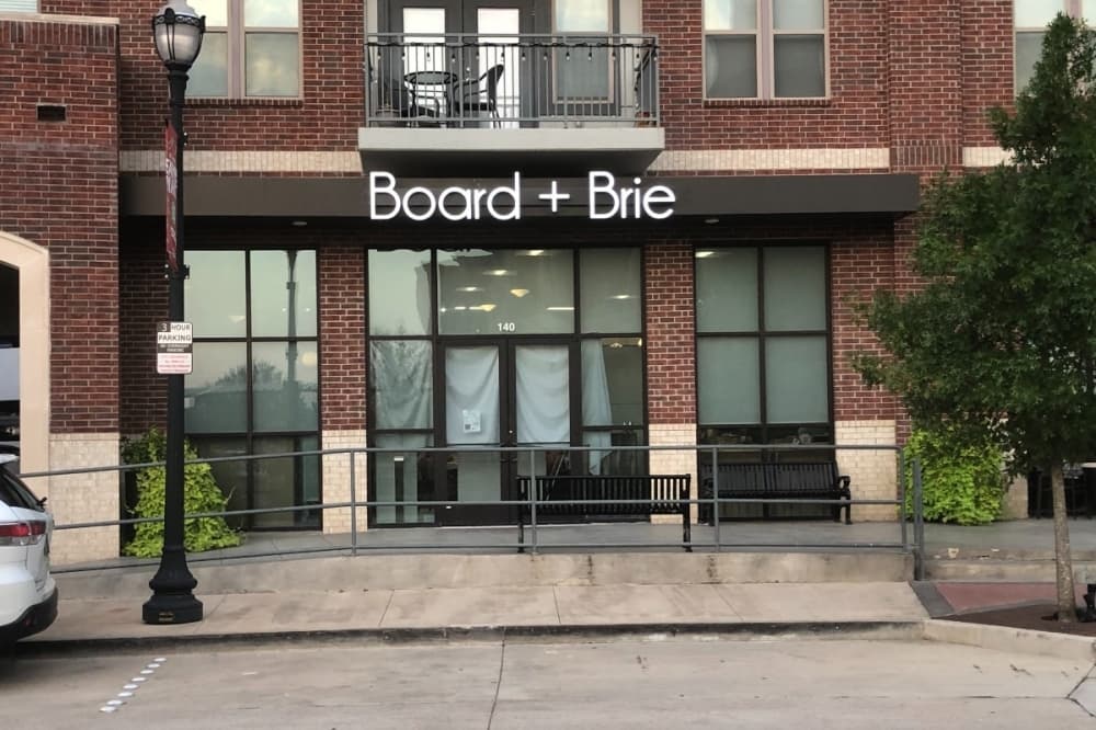 Roanoke council approves money for facade grant, map design