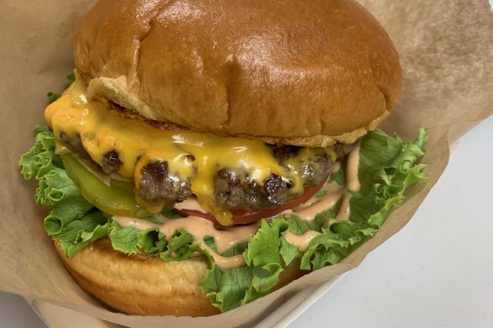 Incredible Burger to open in Willowbrook Mall food court