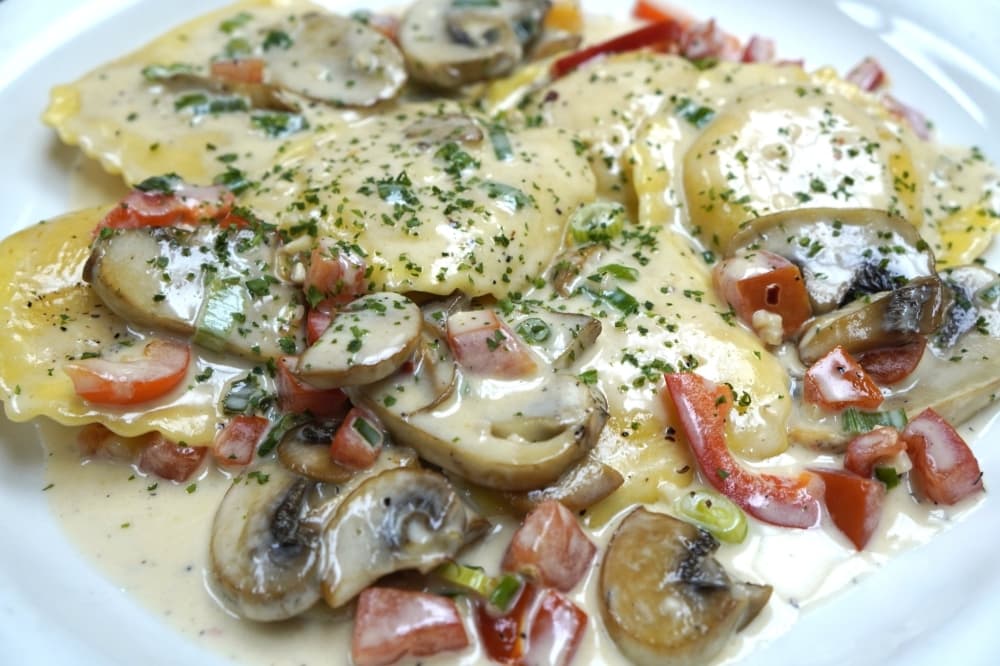 Hailey's Italian Restaurant celebrates fifth anniversary in Cypress