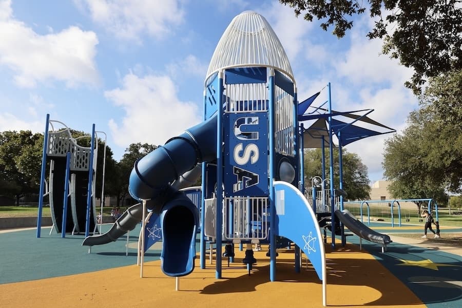 2 Flower Mound parks’ playgrounds ready after renovations