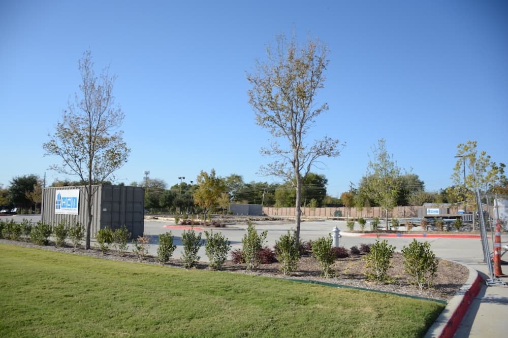 Public hearing called for Grapevine commercial center pole signs