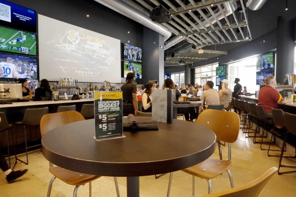 Tom's Watch Bar seeks to draw in Rockets fans with new Downtown Houston outpost