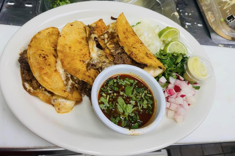 Fatima’s Pupusas & Snacks serving Salvadoran-style cuisine on FM 2920