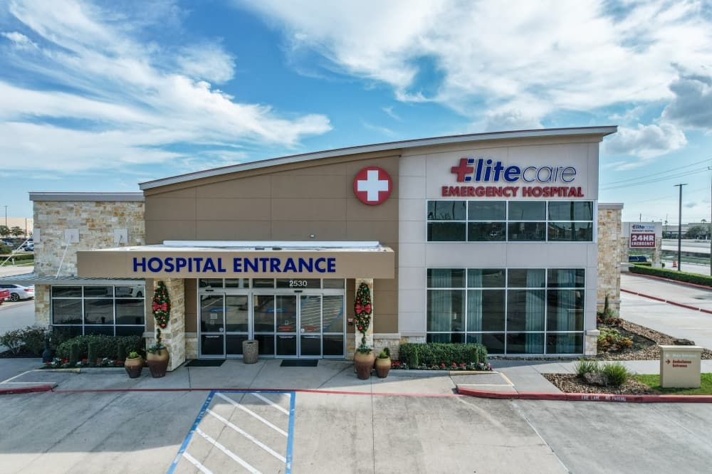 What everyone should know about chest pain: Insights from Dr. Antill at Elitecare Emergency Hospital