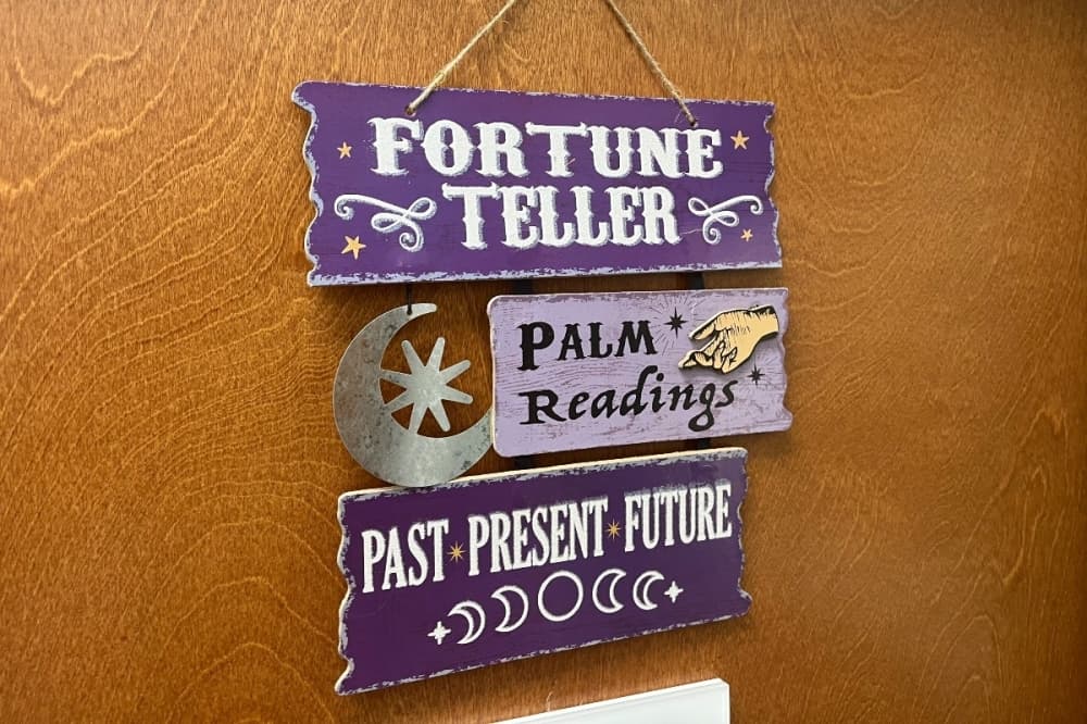 Southlake Psychic Salon offers readings, dream interpretations