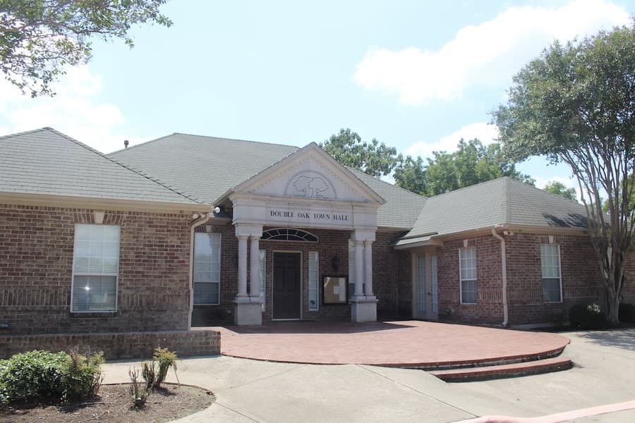 Double Oak names new town administrator