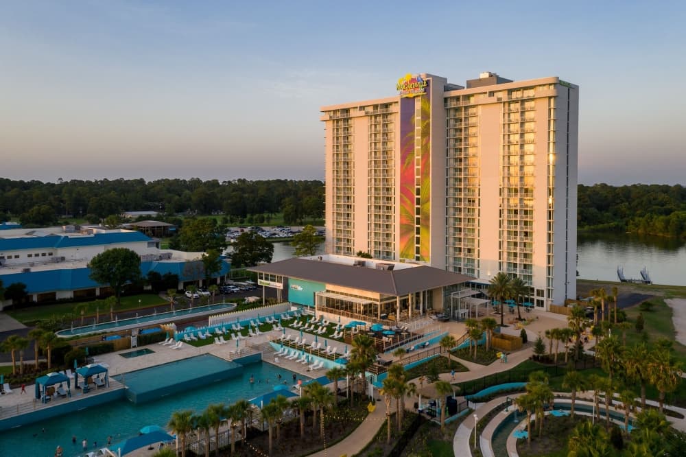 Margaritaville Lake Resort introduces free fall concert series and dining specials