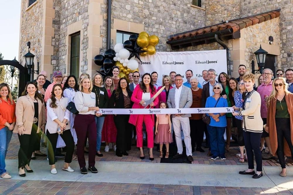 Edward Jones financial advisor Stacey Anderson Stover celebrates 1 year in Westlake