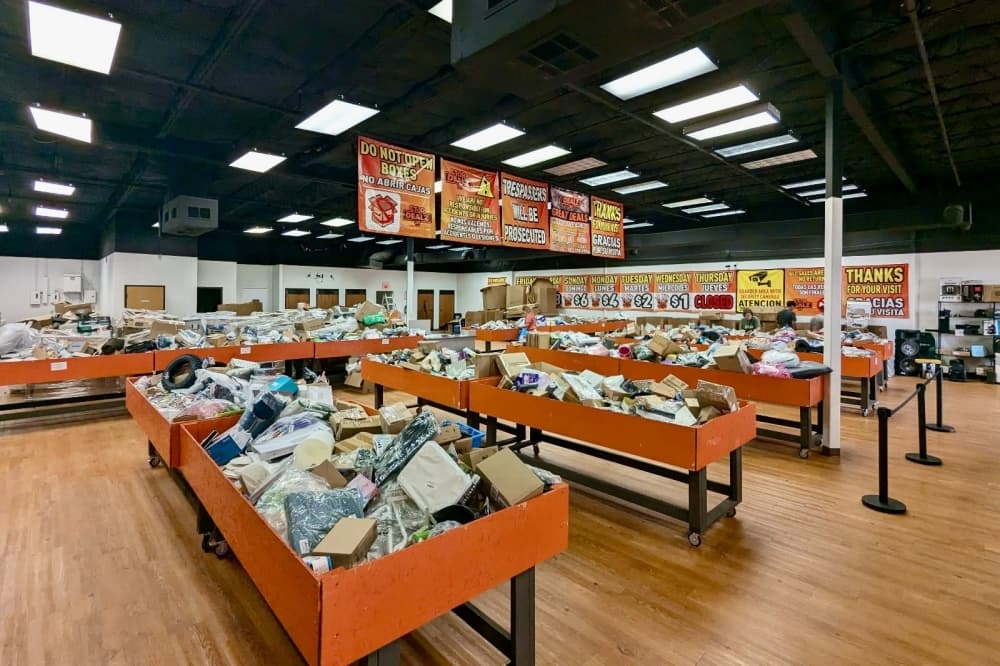 Star Dealz offers discount merchandise in Lewisville